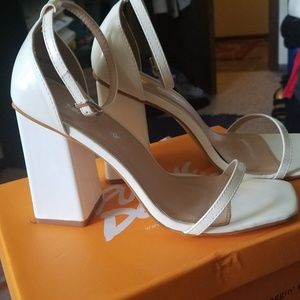 Strap chunky high heels